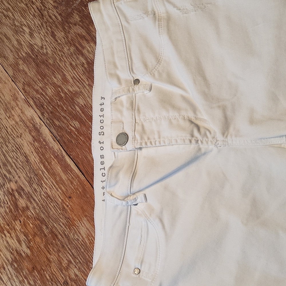 Articles of Society White Distressed jeans. Size 29